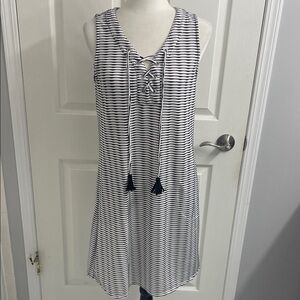 Tribal Black & White Striped Dress V Neck with Ties Sleeveless Pockets Sz S